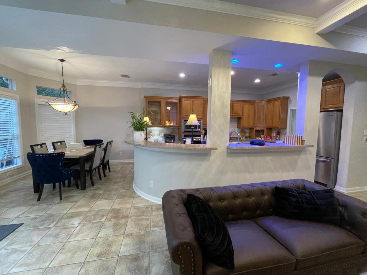 Insperit Home At Galleria With Heated Pool Spa Houston Exterior photo