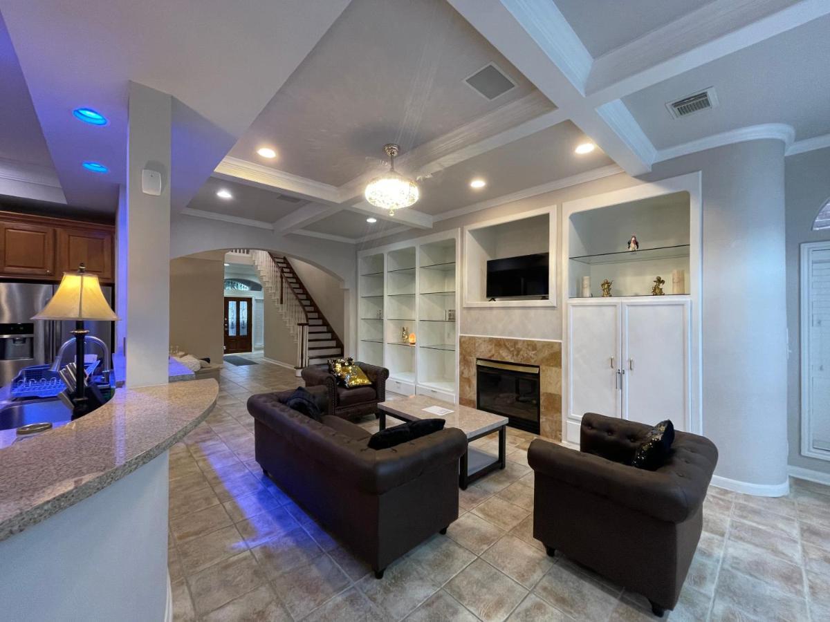 Insperit Home At Galleria With Heated Pool Spa Houston Exterior photo