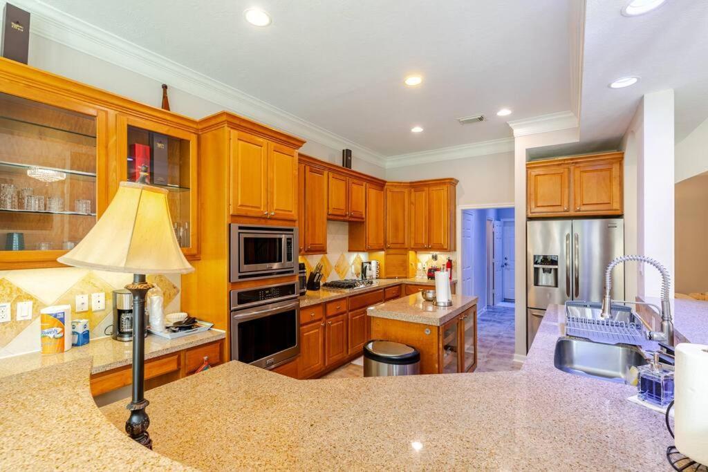 Insperit Home At Galleria With Heated Pool Spa Houston Exterior photo
