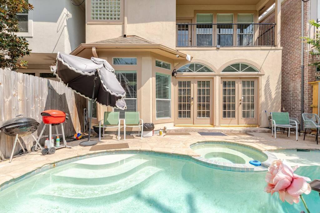 Insperit Home At Galleria With Heated Pool Spa Houston Exterior photo